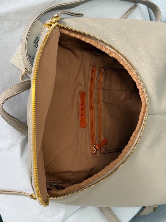 NWT Gorgeous Light Brown Quality Leather HOBO Brand Backpack Purse main image 6